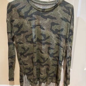 American Eagle Outfitters Camouflage Long Sleeve Top